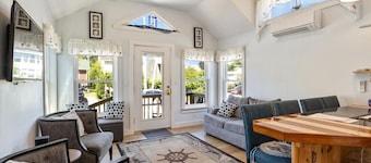 Charming 2-Bedroom Cottage in Peaceful Old Orchard Beach with WiFi, AC