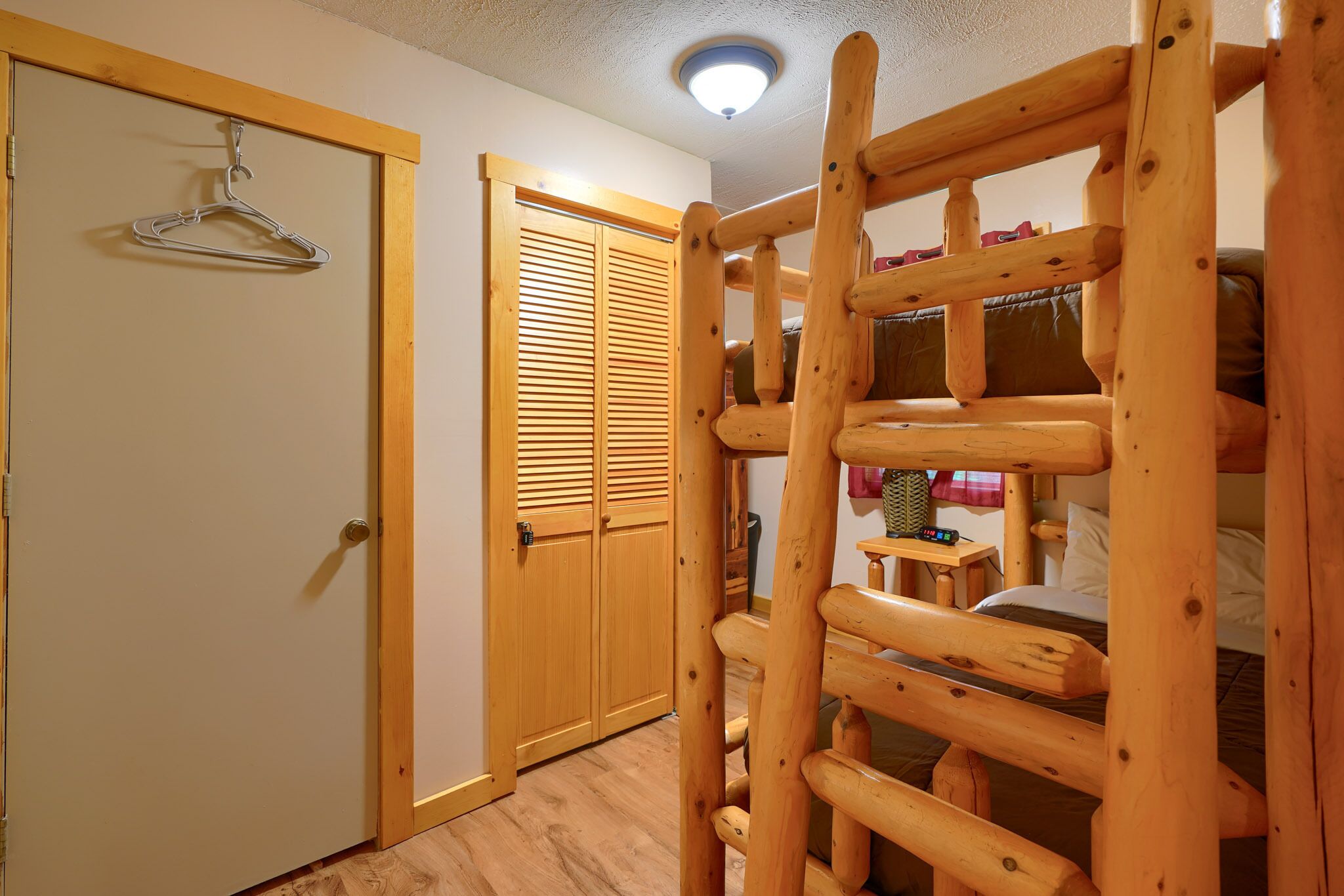2 bedrooms, WiFi (free), bed sheets