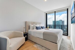 3 bedrooms, iron/ironing board, WiFi, bed sheets - Miami's Top 3BR with Oceanfront Views & 1500sqft (Miami)