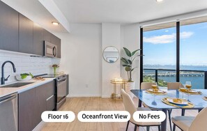 ثلاجة، ميكروويف، فرن، موقد طهي مسطح