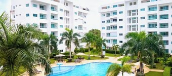 Charming, elegant 2-bedroom condo with WiFi, AC in delightful Playa Juan Dolio