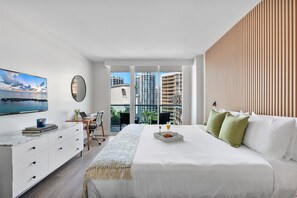 Iron/ironing board, travel crib, WiFi, bed sheets