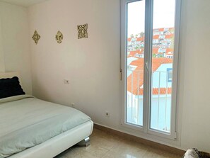 Apartment, 3 Bedrooms, Smoking