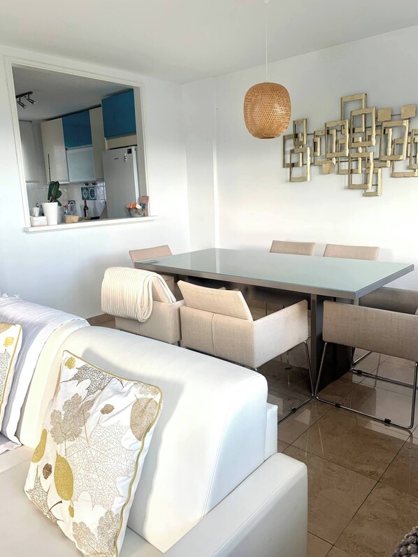 Apartment, 3 Bedrooms, Smoking | Dining