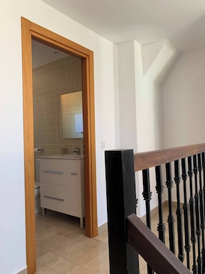 Apartment, 3 Bedrooms, Smoking | Bahagian dalam
