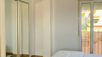 Apartment, 3 Bedrooms, Smoking | 3 bedrooms