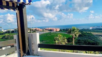 Apartamento, 3 habitaciones, fumadores | Balcón