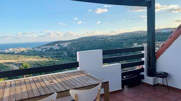 Apartament, 3 dormitoris, fumadors | Servei de restauració a l'aire lliure