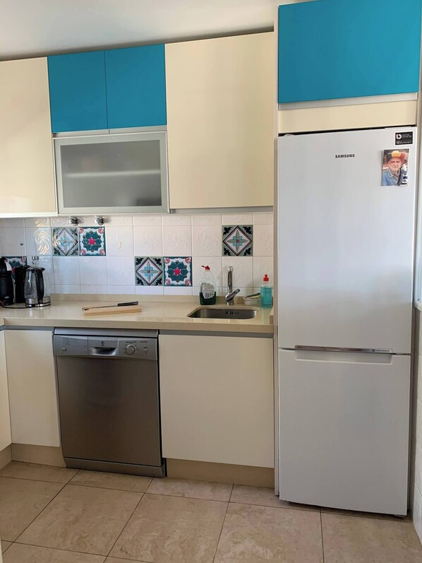 Apartment, 3 Bedrooms, Smoking | Private kitchen