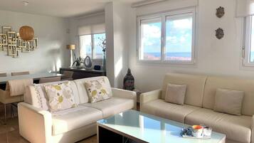 Apartment, 3 Bedrooms, Smoking | Living room