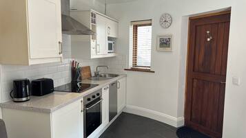 Dishwasher, cookware/dishes/utensils