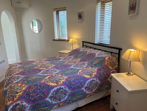 1 bedroom, individually decorated, individually furnished, free WiFi - Poppy's Footprint (Leyburn)