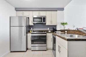 Coffee/tea maker, highchair