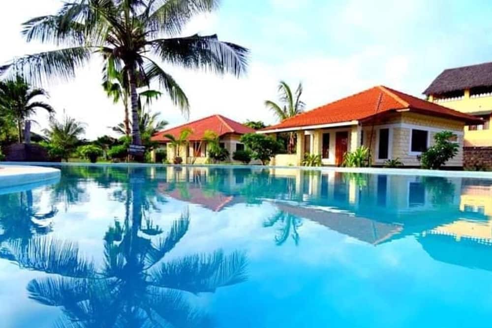 Diani Doric Cottages