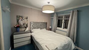 3 chambres, fer et planche Ă repasser, Wi-Fi gratuit, draps fournis