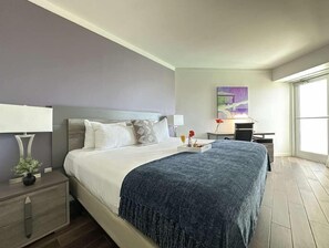 Bügeleisen/Bügelbrett, Reisekinderbett, WLAN, Bettwäsche