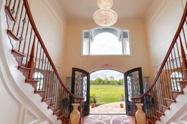 Pintu masuk interior