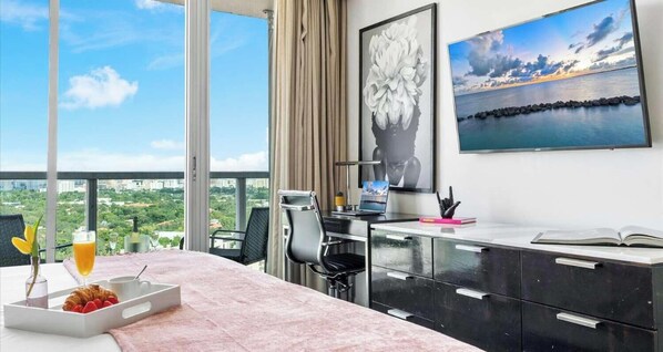 Strykejern/-brett, reiseseng for barn, wi-fi og sengetøy