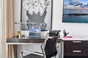 Interior - Grove Studio Oasis | Balcony & Full Kitchen (Miami)