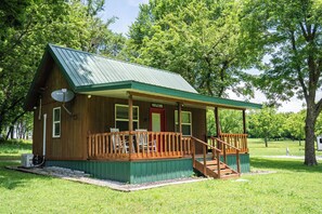 Exterior - Private Cabin by Pond (Grove)