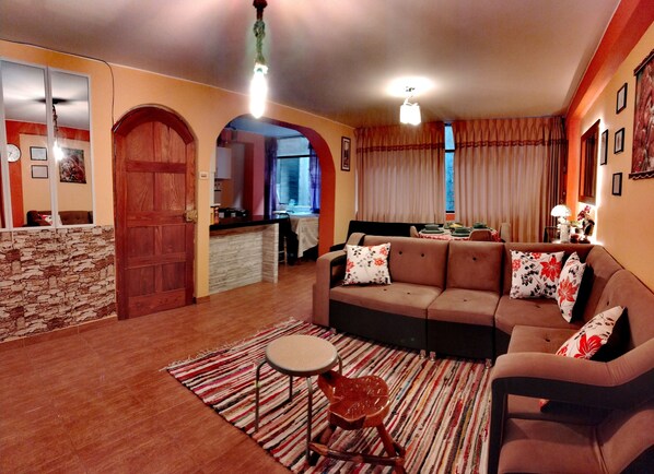 Living area - ✨Modern Furnished Apartment in Huancayo - Close to Downtown and Fully Equipped✨. (Junín)