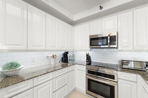 Appartement, Meerdere bedden (Beach Colony West 13D) | Privékeuken