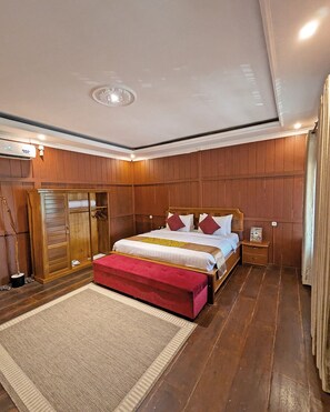 Grand Room - Kasuari Exotic Resort Magelang (Trasan)
