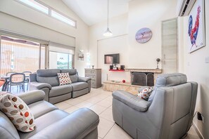 Villa (3 Bedrooms) | Interior - Villa Thalassa Hideaway (Neo Chorio)