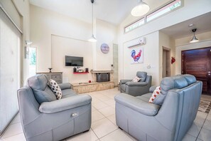 Villa (3 Bedrooms) | Interior - Villa Thalassa Hideaway (Neo Chorio)