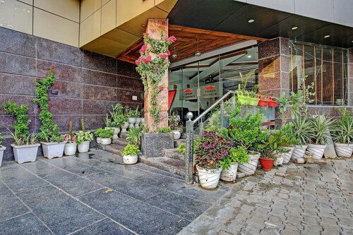 Cosy Stays at Eastern View by Vihaan Residency