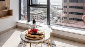 Leilighet – deluxe, byutsikt | Oppholdsområde