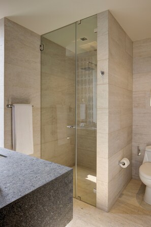 Junior Room, 1 King Bed, Terrace | Bathroom | Shower, rainfall showerhead, hair dryer, towels