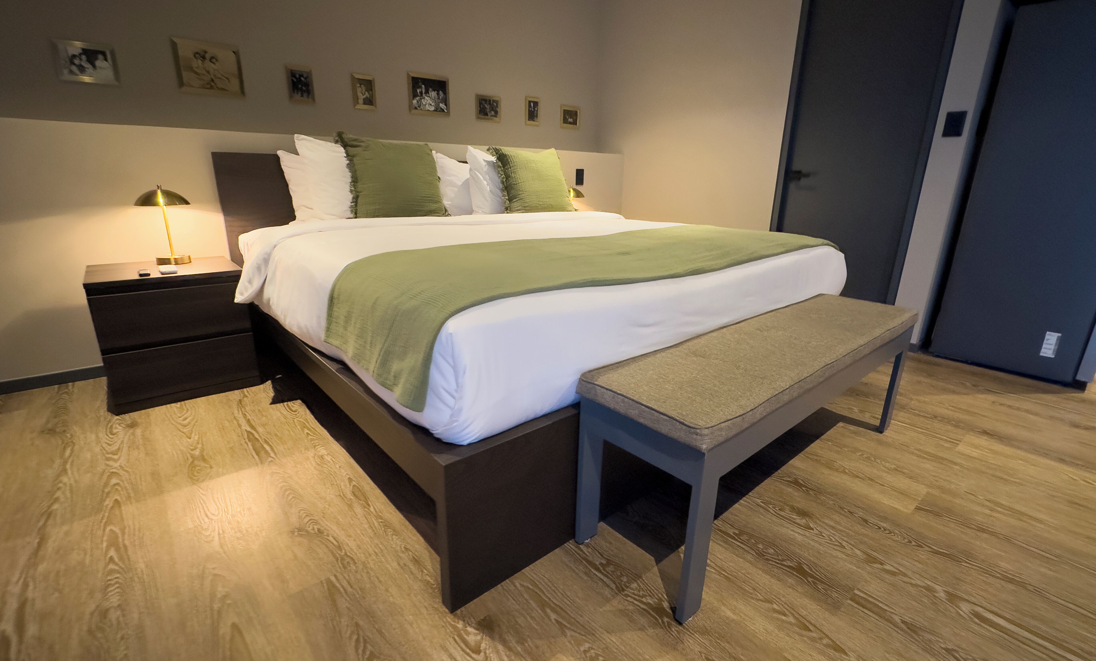 Minibar i caixa forta a l'habitació 