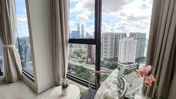 Studio Superior, 1 giường cỡ queen, quang cảnh thành phố | Khu phòng khách