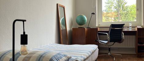 1 Schlafzimmer, Schreibtisch, WLAN, Bettwäsche