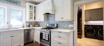 Family Cottage on beautiful Moon River, Bala, Muskoka