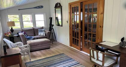 Charming cabin,Lake access, Serene setting! Backyard bubbling brook!Pets welcome