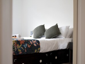 2 chambres, fer et planche à repasser, Wi-Fi gratuit, draps fournis