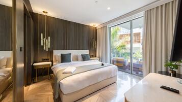 2 bedrooms, in-room safe, iron/ironing board, free WiFi