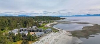 Luxury Saratoga Beach Town Home