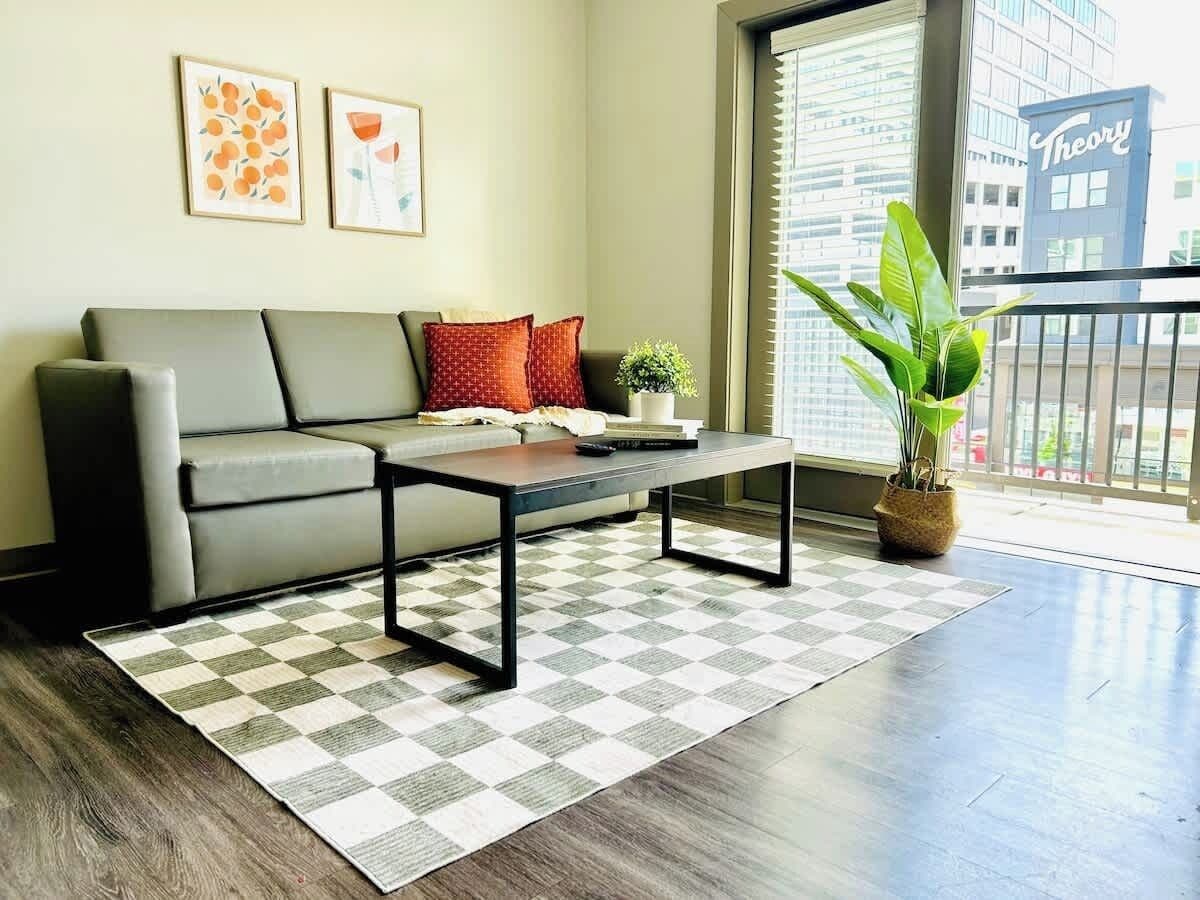 Een televisie en een kantoor