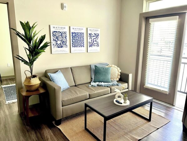 テレビ、書斎 / ワークスペース