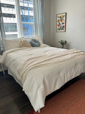 4 bedrooms, WiFi, bed sheets