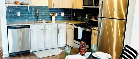 Fridge, microwave, stovetop, dishwasher