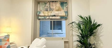 1 多间卧室、熨斗/熨衣板、WiFi、床单