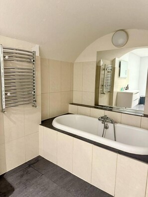 Hair dryer - Live like a local, Live like a local in the Heart of Kensington (London)