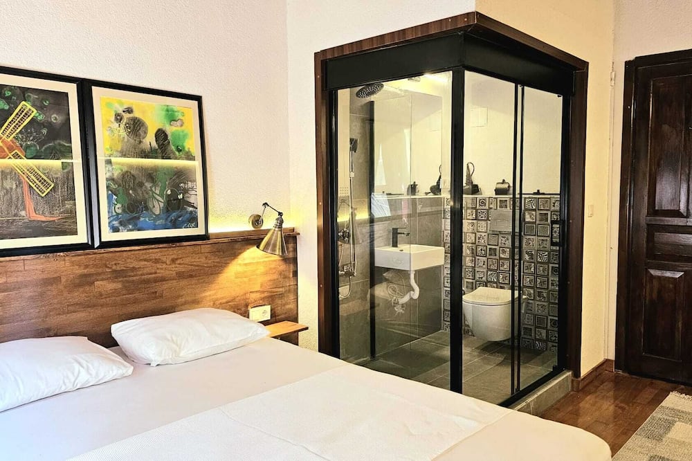 Mahzen Otel