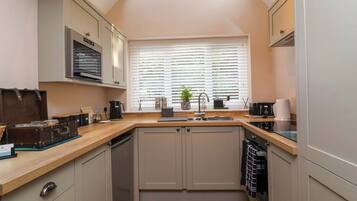 Dụng cụ nấu nướng/bát dĩa/dao nĩa