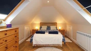 1 phòng ngủ, trang trí khác biệt