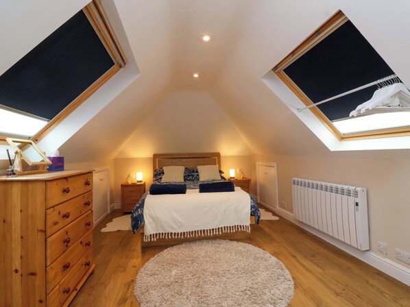 1 kamar tidur dan didekorasi berbeda-beda